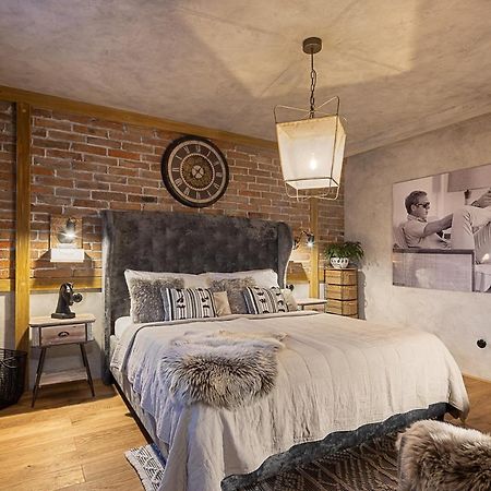 Hotel Mclimon Novy Jicin Ngoại thất bức ảnh