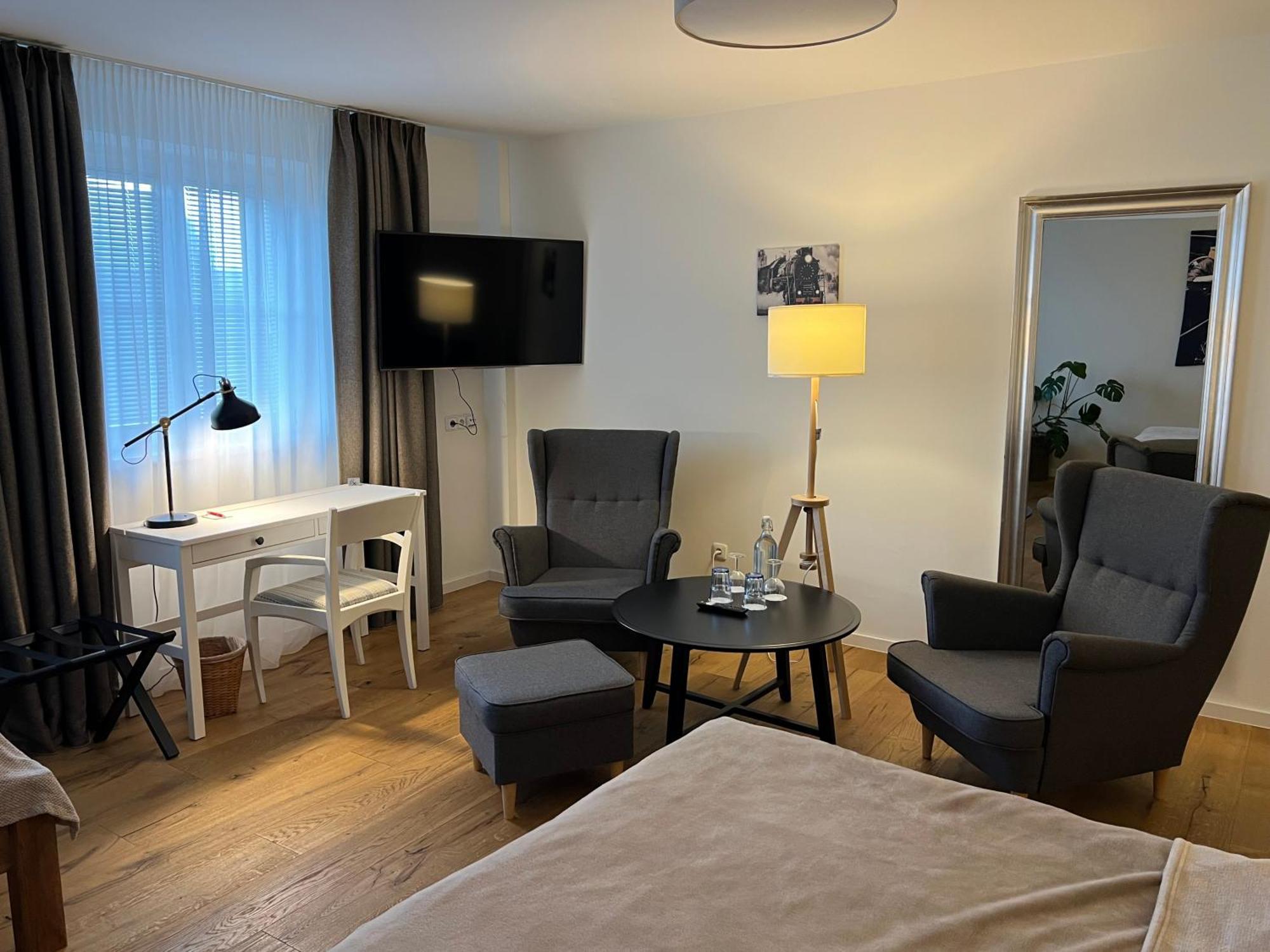 Hotel Mclimon Novy Jicin Ngoại thất bức ảnh