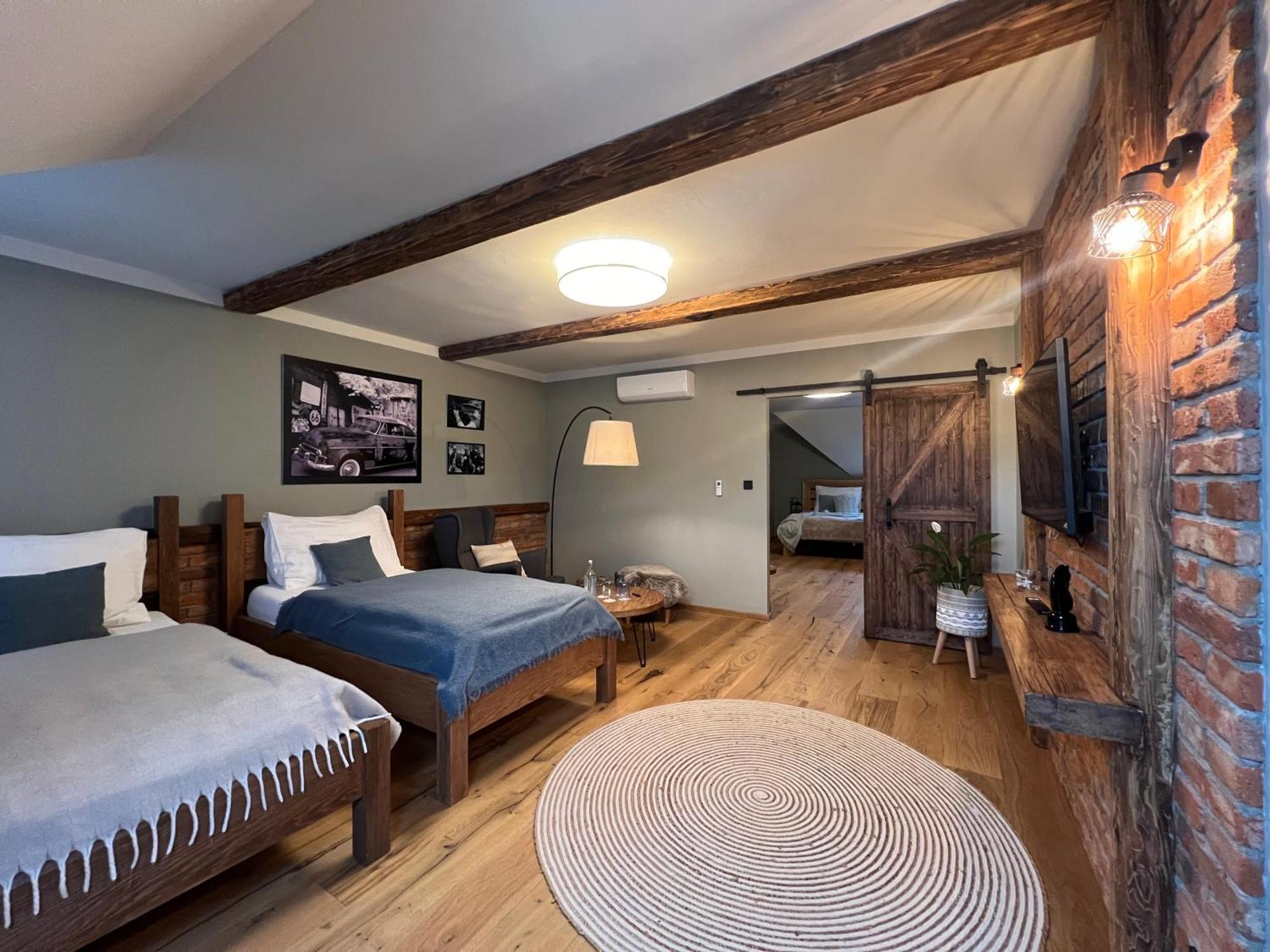 Hotel Mclimon Novy Jicin Ngoại thất bức ảnh